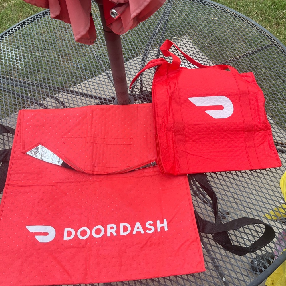 DoorDash Red Insulated Bags
